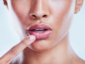 Dark Lips Causes: आपकी इन बुरी आदतों से होंठों के रंग हो जाते हैं काले, मगर इन 7 तरीकों से फिर हो सकते हैं गुलाबी