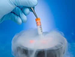 Right time for egg freeze in hindi : किस उम्र में महिलाओं के लिए एग फ्रीजिंग होती है सही? एक्सपर्ट से जानें एग फ्रीजिंग की सही उम्र