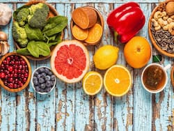 ओमिक्रोन के खतरे से खुद को रखना है महफूज और बढ़ानी है इम्युनिटी तो खाइए ये 8 सुपरफूड्स, पढ़ें आयुर्वेदिक एक्सपर्ट की सलाह