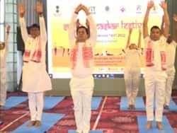 Surya Namaskar: मकर संक्रांति पर करीब 1 करोड़ लोगों ने एक साथ किया सूर्य नमस्कार, देश-दुनिया के योग गुरुओं ने लिया हिस्सा