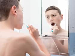 13 से 19 साल के किशोरों के लिए ओरल टिप्स: फॉलो करें ये 5 एक्सपर्ट टिप्स वरना जवानी में ही दांत हो जाएंगे खराब