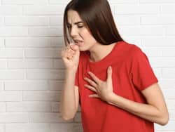 विश्व कैंसर दिवस: भारत में धूम्रपान नहीं करने वाली महिलाओं में भी क्यों बढ़ रहा है फेफड़ों का कैंसर?