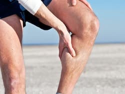 Cramps In Leg Muscle: पैरों की मांसपेशियों में ऐंठन की ये है 4  मुख्य वजह, एक्सपर्ट से जानिए इससे बचने के उपाय और उपचार