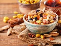 गर्मियों में कैसे खाएं गर्म तासीर के ड्राई फ्रूट्स? जानिए बादाम, किशमिश और अंजीर खाने के तरीके