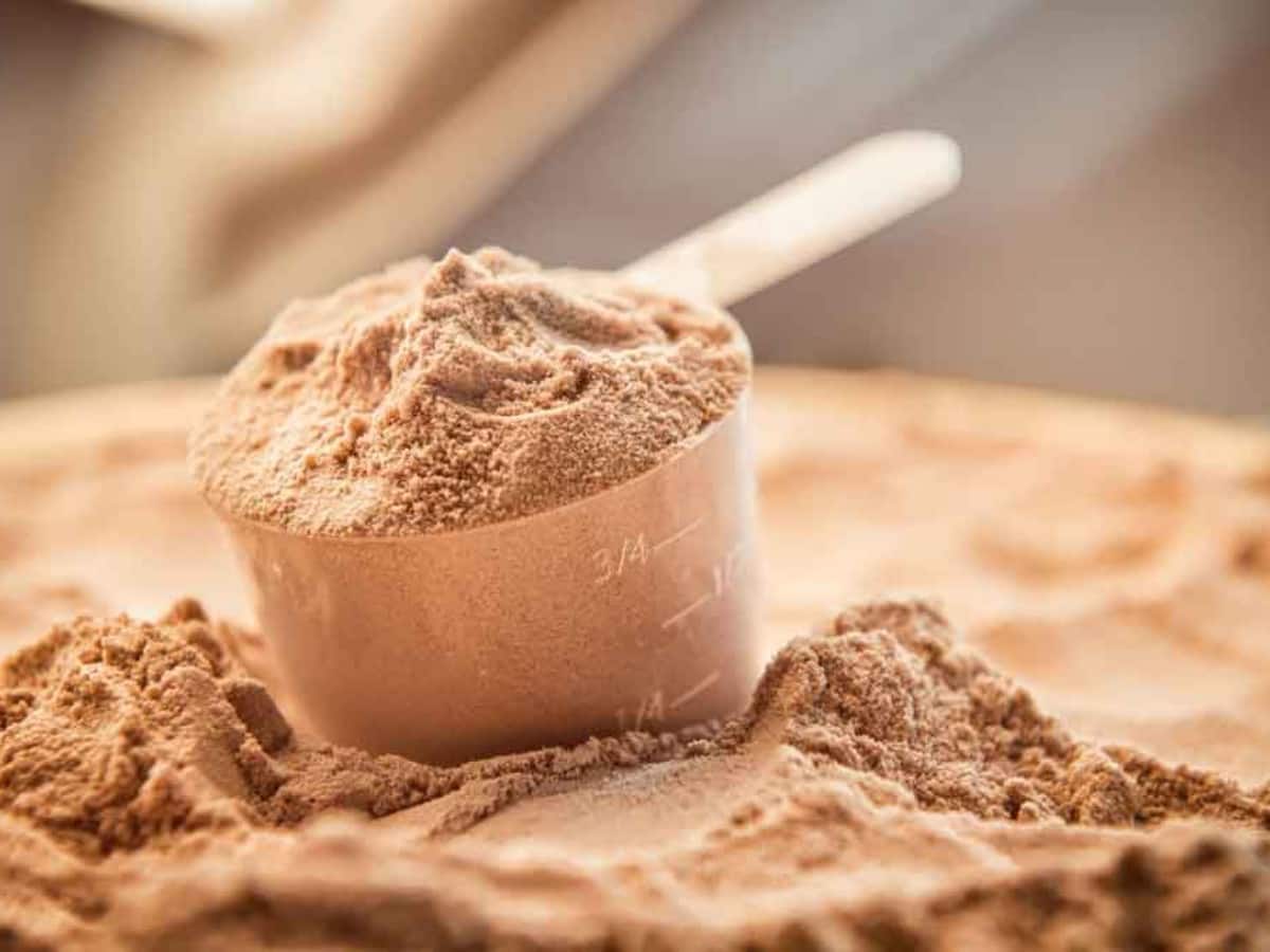 Protein Shake Side Effects बॉडी बनाने के लिए प्रोटीन शेक पीने से पहले