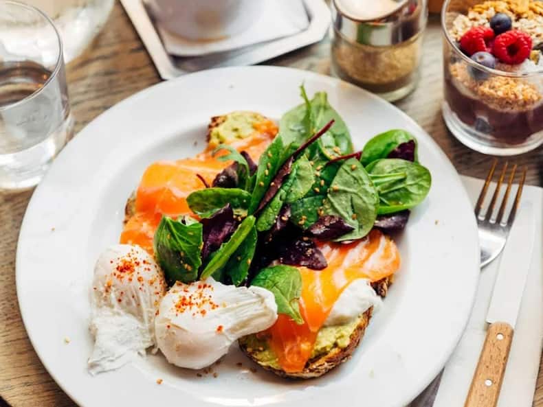 COVID Infection Can Shrink Your Brain: Eat These Foods For Healthy Brain Cells