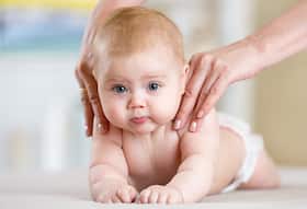 गर्मियों में इस तेल से करें बच्चे की मालिश,  मिलेगा भरपूर पोषण और मजबूत होंगी हड्डियां