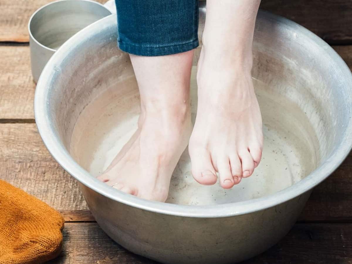 तलवे में जलन के घरेलू उपाय Home Remedies for Burning Feet in hindi