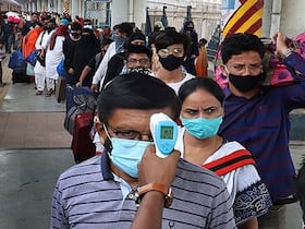 दिल्ली-NCR में 500 फीसदी बढ़ा कोरोना तो शंघाई में लॉकडाउन के बाद कोरोना से हुई पहली मौत, जानें कोविड अपडेट्स