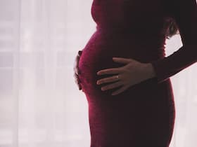 New Study: 15 से 19 साल की उम्र में इतनी लड़कियां बन जाती हैं मां! जानें अनचाही प्रेगनेंसी को रोकने के कुछ आसान उपाय