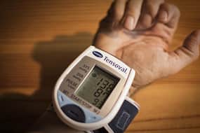 Common Painkillers Can Up Hypertension Risk: Know How To Keep It Under Control Common Painkillers Can Up Hypertension Risk: Know How To Keep It Under Control