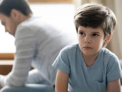 मां-बाप से बहस करने वाले बच्चों की यह आदत बदलने के लिए आजमाएं ये पेरेंटिंग टिप्स, बच्चे सीखेंगे बड़ों से बात करने का सलीका