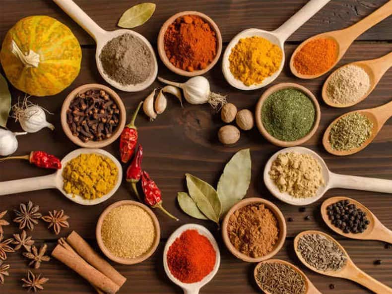 गर्मियों में सर्दी जुकाम से हैं परेशान तो इन 6 नुस्खों से तुरंत पाएं आराम, बढ़ेगी इम्युनिटी