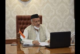 महाराष्ट्र के राज्यपाल भगत सिंह कोश्यारी कोविड रिपोर्ट पॉजिटिव आने के बाद अस्पताल में भर्ती, दिखे संक्रमण के हल्के लक्षण