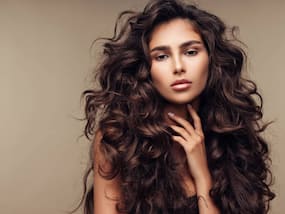 गर्मियों में अगर बाल हो जाएं घास की तरह रूखे-सूखे तो लगाएं ये 2 हेयर पैक्स, पोषण से आ जाएगी बालों में जान