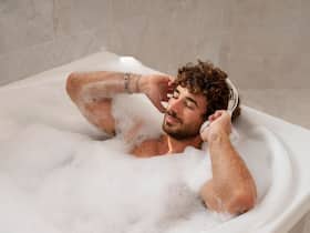 "Bathing Is An Absolute Meditation" Know From Ayurveda Expert