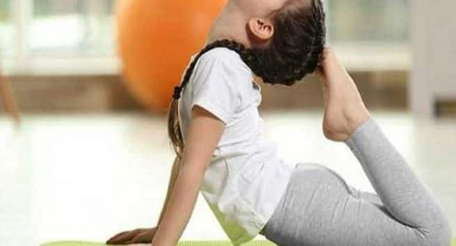 8 Yoga Poses That You Can Practice Together With Your Child For A Fun ...