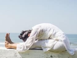 3 Simple Yoga Asanas To Rejuvenate Your Body And Mind