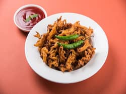 Eating Fried Food During Monsoons Improves Immunity: 4 Other Heathy Foods Can Enjoy In The Rains