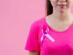 ब्रेस्ट कैंसर: अपने ब्रेस्ट की जांच कब-कब करवानी चाहिए, जानिए स्तन कैंसर के लक्षण और उपचार के तरीके
