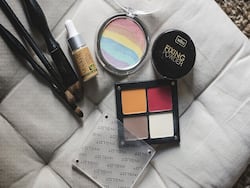 Want To Look Classy? Try This Step-By-Step Guide For A Clean Girl Makeup