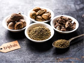 ज्यादा फायदे के लिए रात में ऐसे खाएं त्रिफला ज्यादा फायदे के लिए रात में ऐसे खाएं त्रिफला