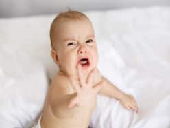 The Best Way To Soothe A Crying Infant     Carry The Baby and Walk For 5  Minutes