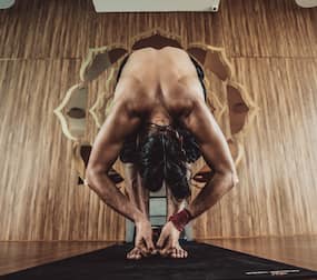 Hands To Feet Pose (Hastapadasana): How To Practice, Benefits And Precautions