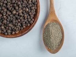 कोलेस्ट्रॉल, डायबिटीज और थायराइड को ठीक कर सकती है काली मिर्च का सिर्फ एक दाना, एक्सपर्ट से जानिए सेवन करने का तरीका