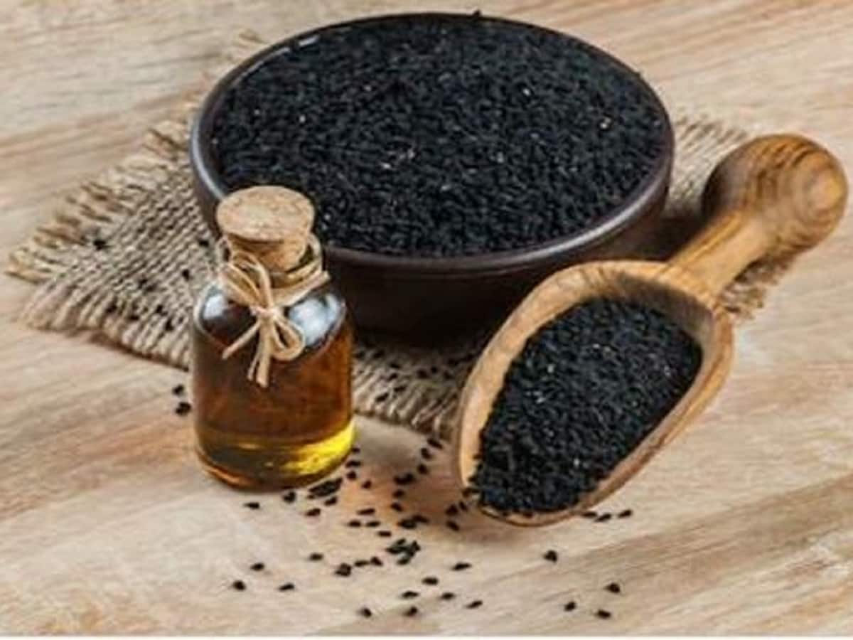 How To Use Kalonji Oil For Hair Growth  5 Top Hair Benefits  Uses   Wildturmeric