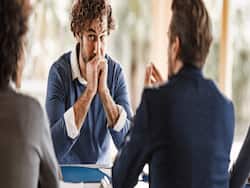 छोटी-मोटी बातों से भी हो जाते हैं नर्वस तो इन 4 टिप्स को जरूर करें फॉलो, कम होगी घबराहट और एंग्जायटी