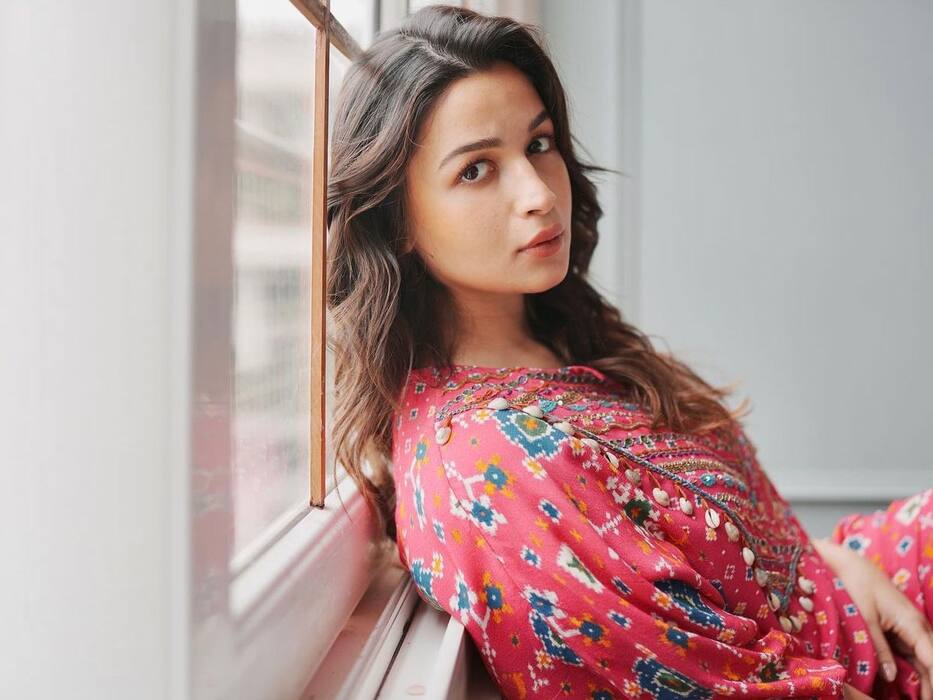 आलिया और कैटरीना ही नहीं, ये 6 बॉलीवुड एक्ट्रेस भी मनाएंगी पहला करवा चौथ