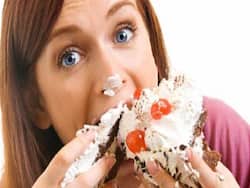 Caught In Loop Of Emotional Binge Eating? Identify If You Are Genuinely Hungry