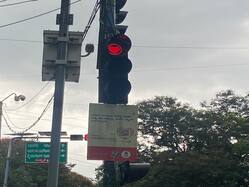 Heart-shaped    Traffic Lights On Display In Bengaluru, QR Codes At Signals To Access Emergency Services