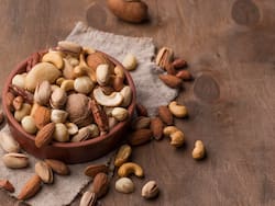 सुबह-सुबह भीगे हुए ड्राई फ्रूट्स खाने से मिलते हैं ये 10 जबरदस्त फायदे, जानिए नट्स खाने का सही तरीका