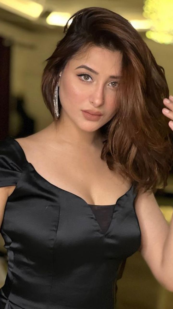 Mahira Sharma's Birthday: Diet And Fitness Mantra Of Bigg Boss 13 Fame