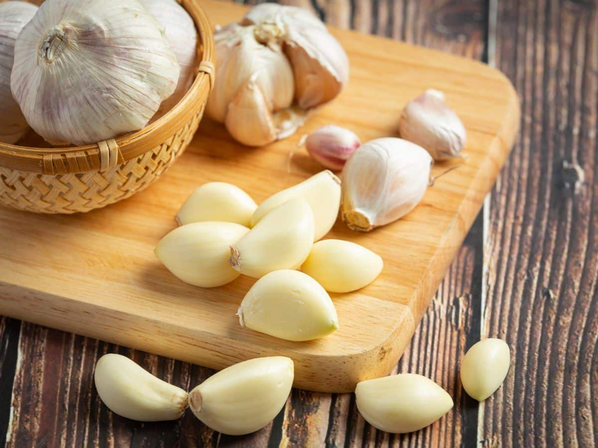 Garlic For Blood Pressure In HIndi kachha lahsun khane ke fayde क्या सुबहसुबह कच्चा लहसुन