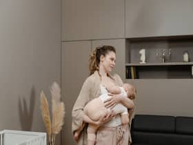 Cradle Or Side-Lying? Which Position Would Be Right To Breastfeed Your Baby