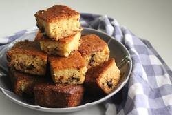 Keep Up Your Christmas Spirits With Raisins And Dried Fruits Cake