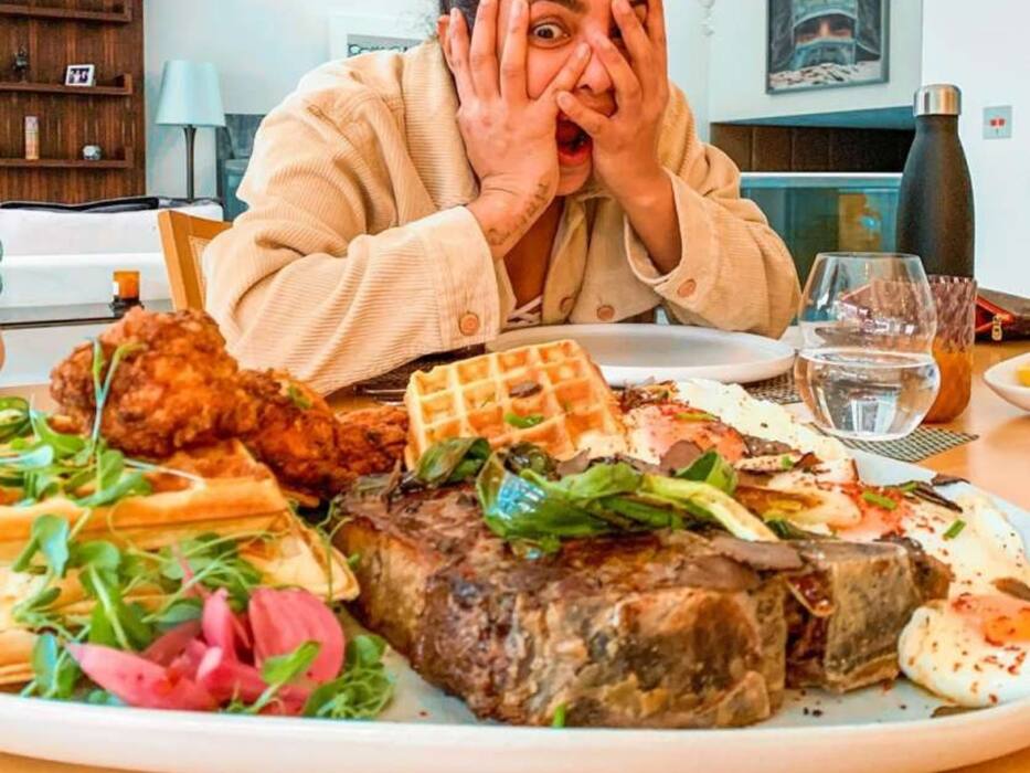 दिन में 6 Meal लेती हैं दीपिका पादुकोण, जानिए क्या है उनकी फेवरेट और चीट मील