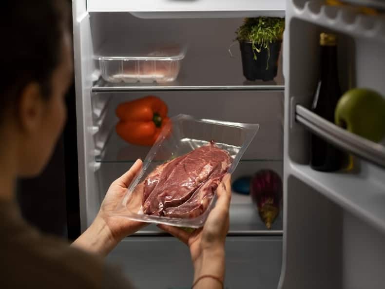 Throwing A Christmas Party At Home? Tips To Prevent Food Poisoning