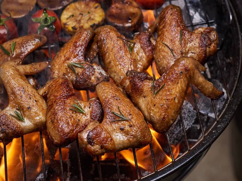 Throwing A Christmas Party At Home? Tips To Prevent Food Poisoning