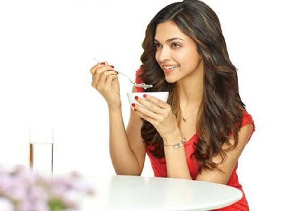 दिन में 6 Meal लेती हैं दीपिका पादुकोण, जानिए क्या है उनकी फेवरेट और चीट मील