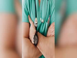 Expert Shares 7 Tips To Prevent Strokes During Winters