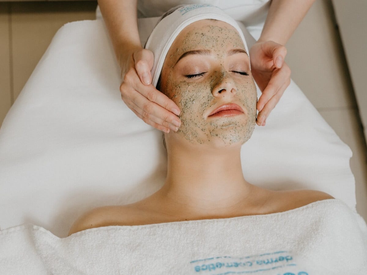 Choose The Perfect Facial For Yourself: Exclusive Tips From Shahnaz Husain   