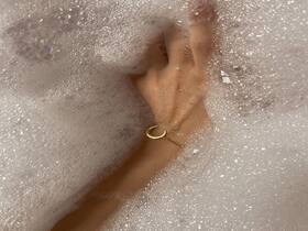 Pregnancy And Bathing: Can Expecting Mothers Bathe In Hot Water?