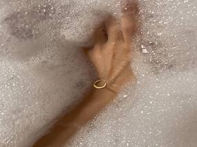 Pregnancy And Bathing: Can Expecting Mothers Bathe In Hot Water? Pregnancy And Bathing: Can Expecting Mothers Bathe In Hot Water?