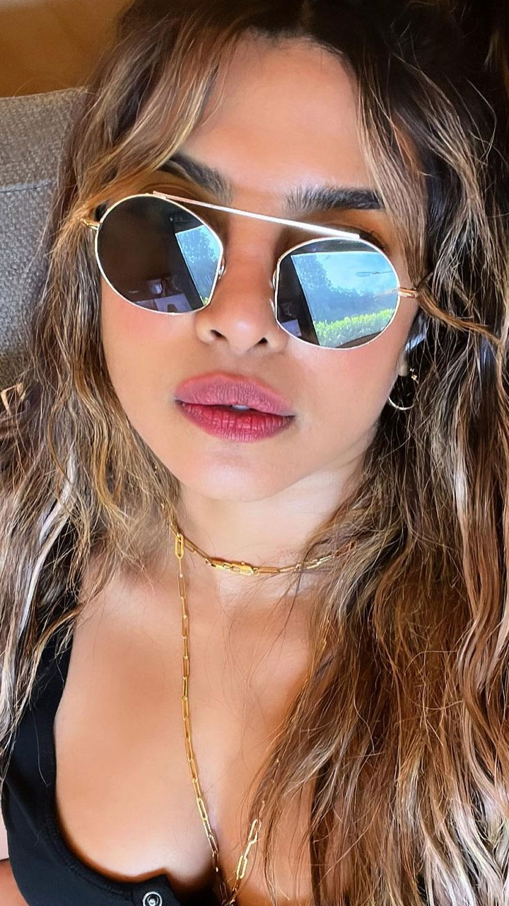 6 Celebrities Who Are Rocking The 'French New Wave Hairstyle' This Winter