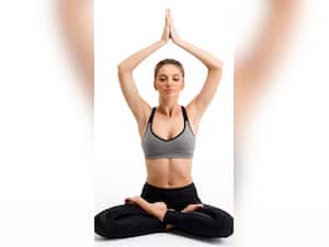 वजन कम करने के लिए करें ये 10 योगासन