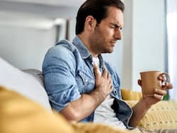 आपकी ये 5 बुरी आदतें बनती हैं बार-बार खट्टी डकार और एसिडिटी की वजह, जो बन सकती हैं गंभीर बीमारी का कारण